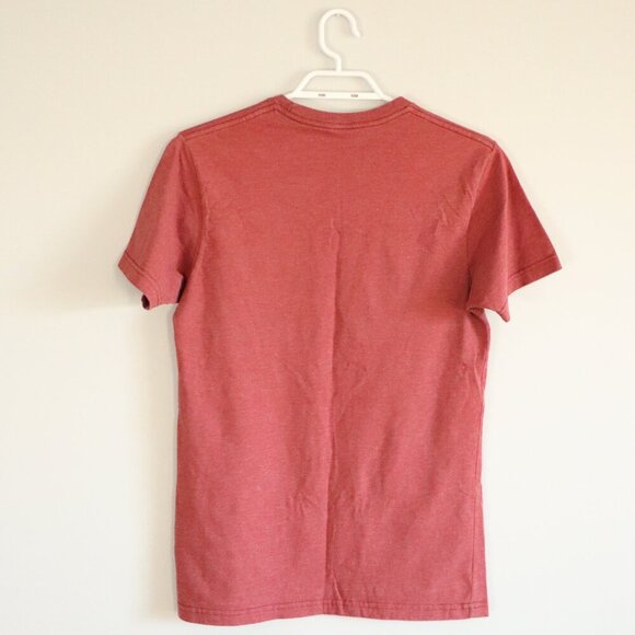 Patagonia Women's Burgundy Small Slim Fit Stretch Short‎ Sleeve Graphic T-Shirt - Picture 2 of 10